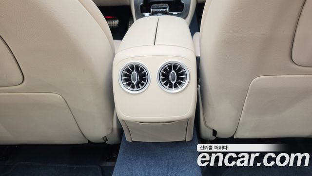 Mercedes-Benz E-Class 2023 — photo 40