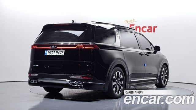 Kia Canival 2023 — photo 2