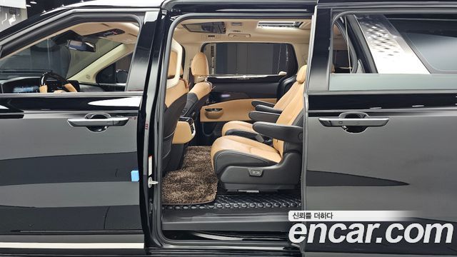 Kia Canival 2023 — photo 18