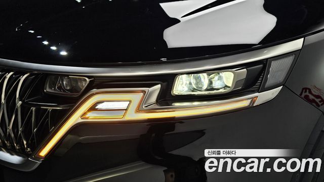 Kia Canival 2023 — photo 8