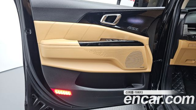 Kia Canival 2023 — photo 14