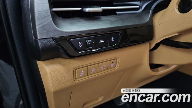 Kia Canival 2023 — photo 30