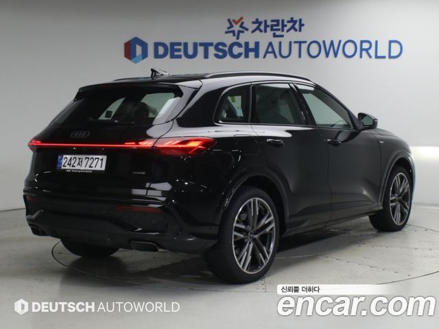 Audi Q5 2025 — photo 2