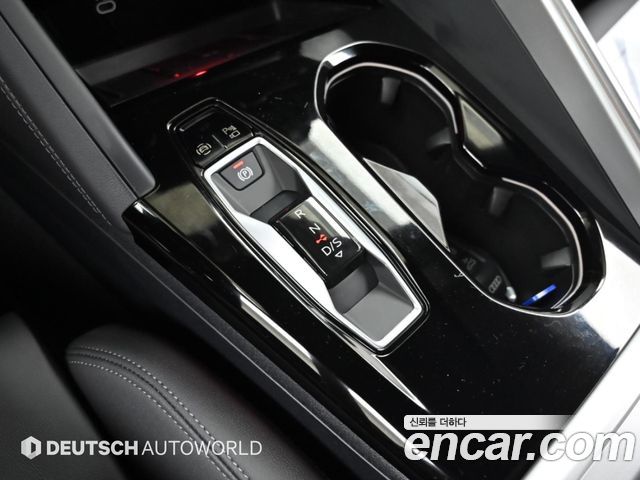 Audi Q5 2025 — photo 9