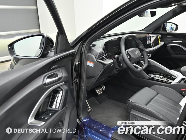 Audi Q5 2025 — photo 11