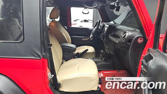 Jeep Wrangler 2016 — photo 11