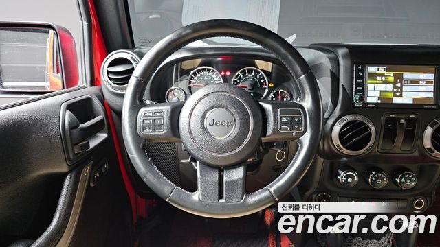 Jeep Wrangler 2016 — photo 13