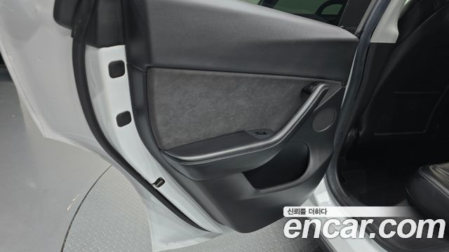Tesla Model Y 2021 — photo 15