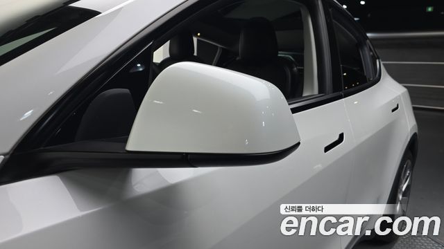 Tesla Model Y 2021 — photo 28