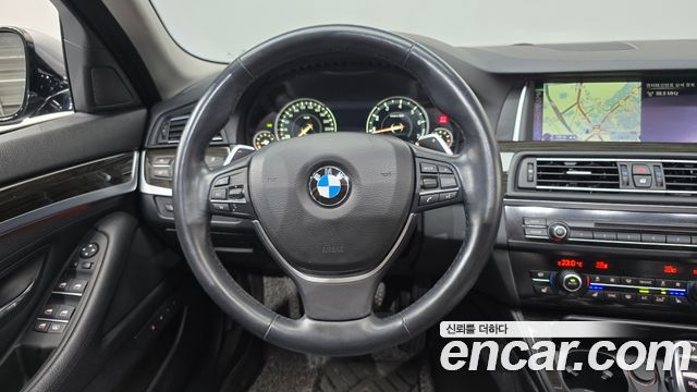 BMW 5-Series 2015 — photo 12