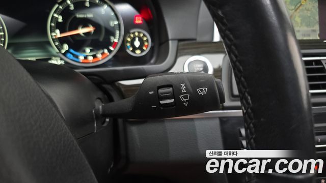 BMW 5-Series 2015 — photo 18
