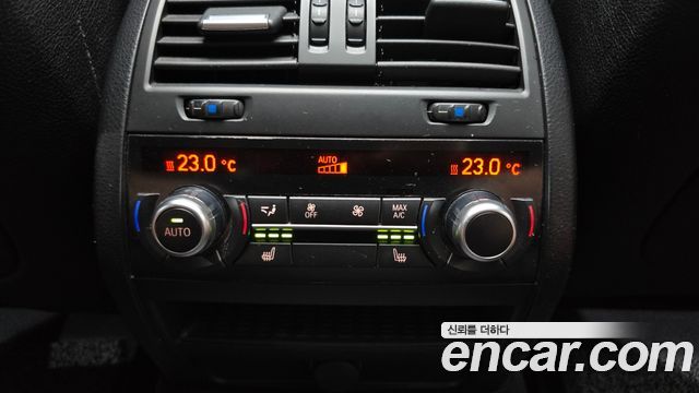 BMW 5-Series 2015 — photo 19