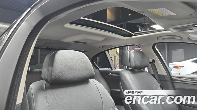 BMW 5-Series 2015 — photo 20