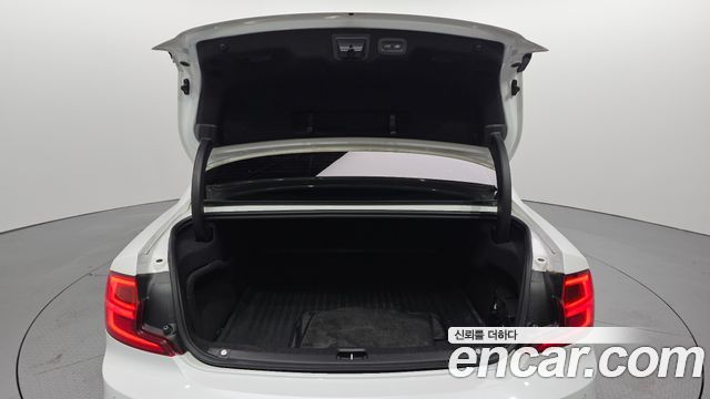 Volvo S90 2019 — photo 26