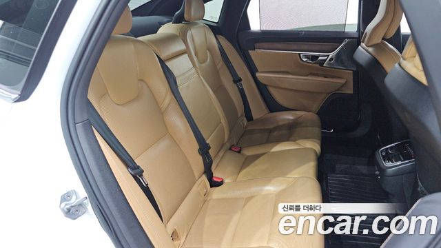 Volvo S90 2019 — photo 32