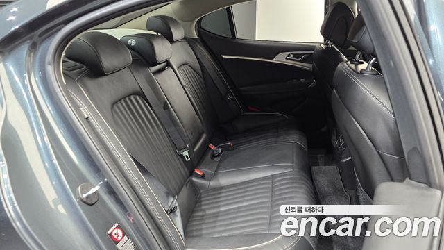 Genesis G70 2019 — photo 17