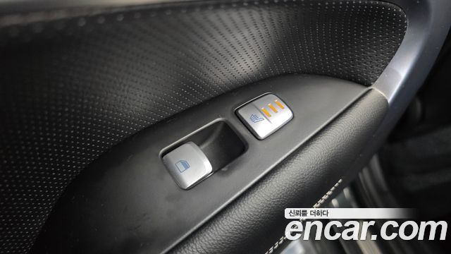 Genesis G70 2019 — photo 29