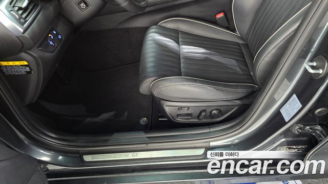 Genesis G70 2019 — photo 32