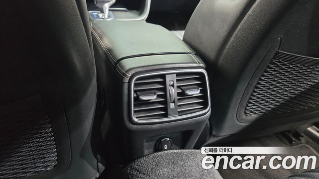 Genesis G70 2019 — photo 33
