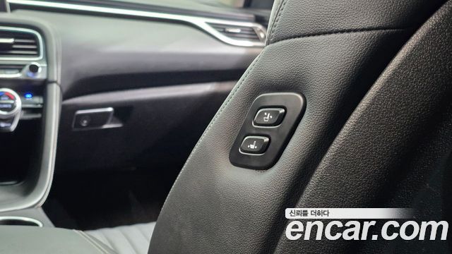 Genesis G70 2019 — photo 34