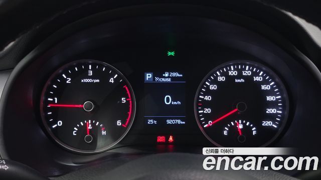 Kia Stonic 2018 — photo 11
