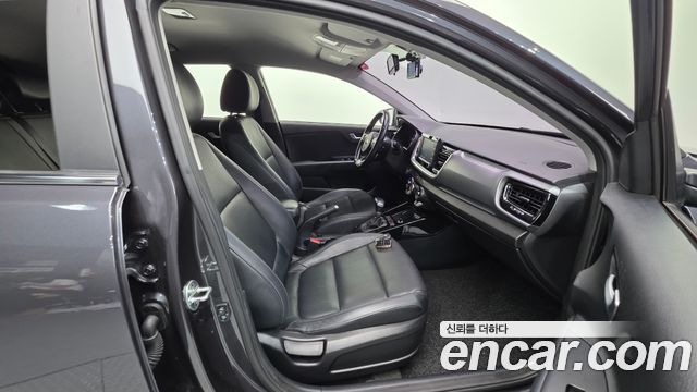 Kia Stonic 2018 — photo 13
