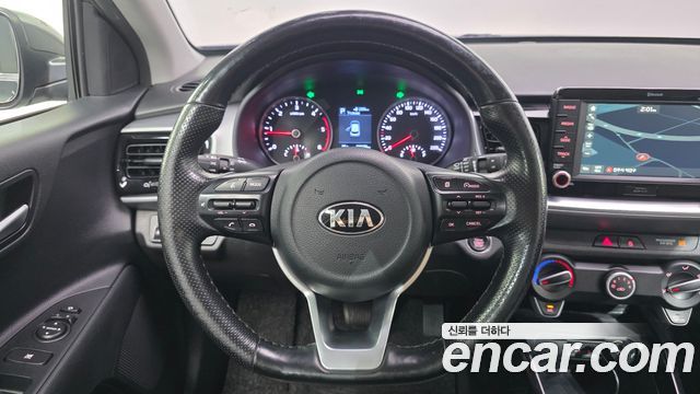 Kia Stonic 2018 — photo 19