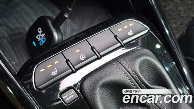 Kia Stonic 2018 — photo 25