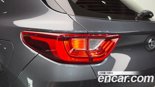Kia Stonic 2018 — photo 9