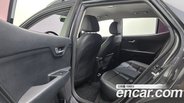 Kia Stonic 2018 — photo 28