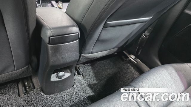 Kia Stonic 2018 — photo 29