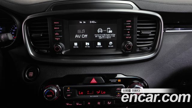 Kia Sorento 2018 — photo 32
