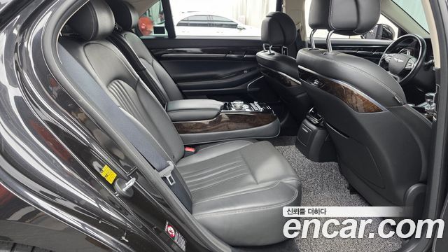 Genesis G90 2019 — photo 17