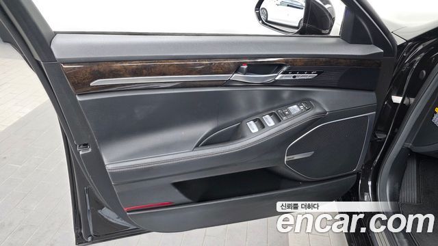 Genesis G90 2019 — photo 14