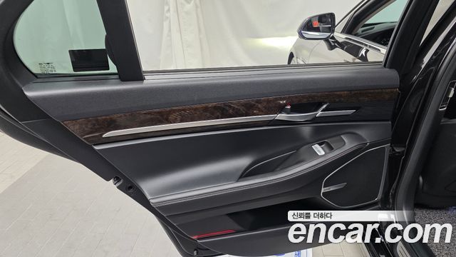 Genesis G90 2019 — photo 15