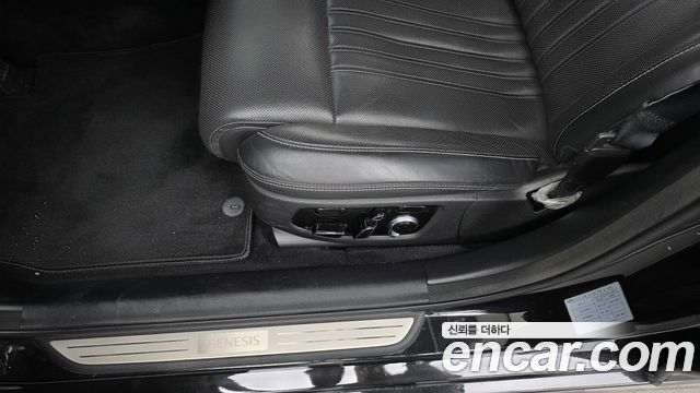Genesis G90 2019 — photo 31