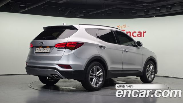 Hyundai Santafe 2016 — photo 2