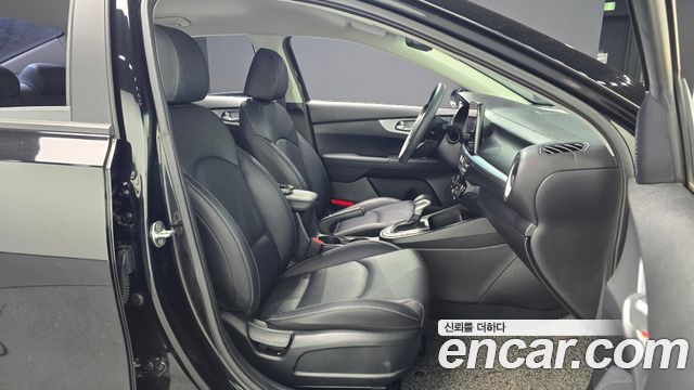 Kia K3 2022 — photo 10