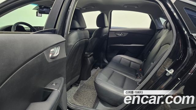 Kia K3 2022 — photo 12