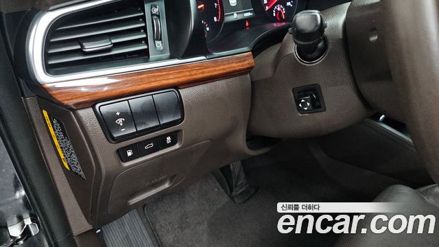Kia K7 2017 — photo 18