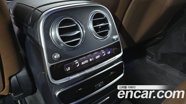 Mercedes-Benz S-Class 2017 — photo 34