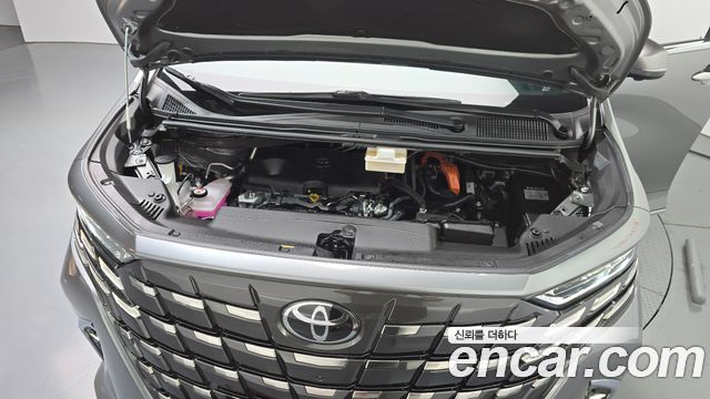 Toyota Alphard 2024 — photo 6