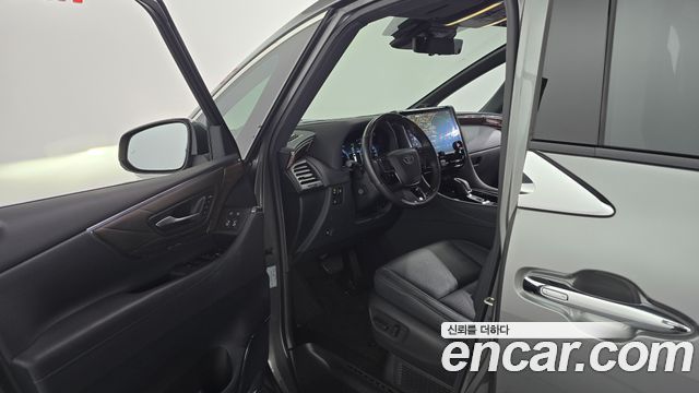 Toyota Alphard 2024 — photo 13