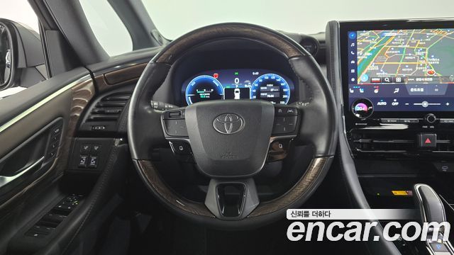 Toyota Alphard 2024 — photo 19