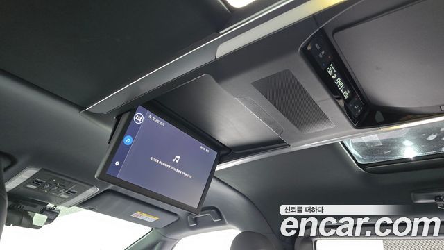 Toyota Alphard 2024 — photo 21