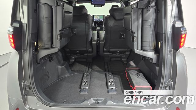 Toyota Alphard 2024 — photo 23