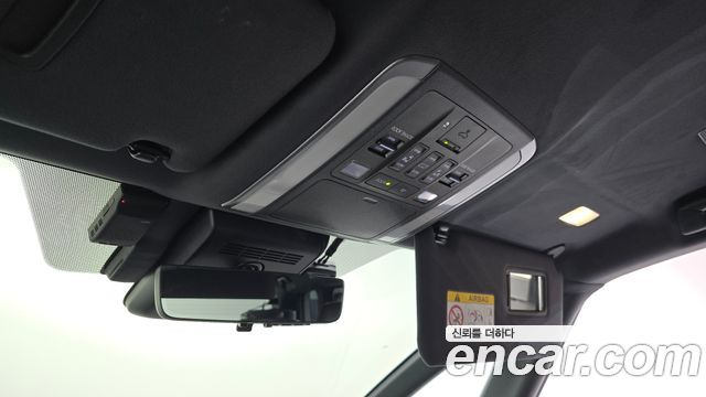 Toyota Alphard 2024 — photo 25