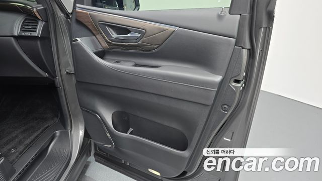 Toyota Alphard 2024 — photo 15