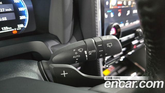 Toyota Alphard 2024 — photo 27