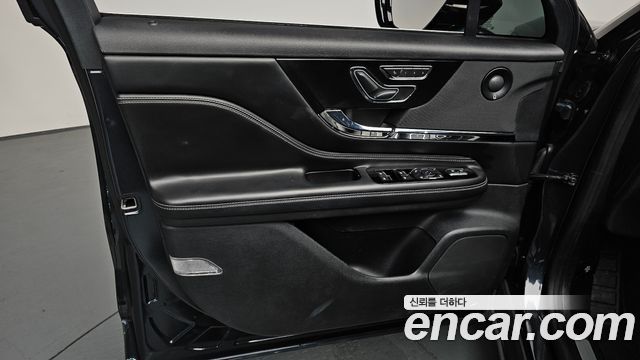 Lincoln Corsair 2020 — photo 14